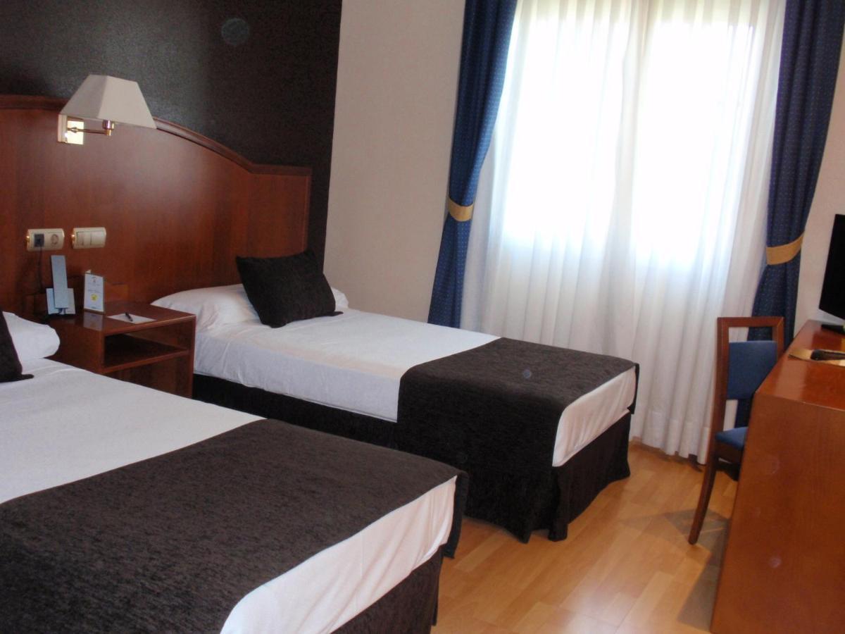 Hotel Ponferrada Plaza Exterior foto